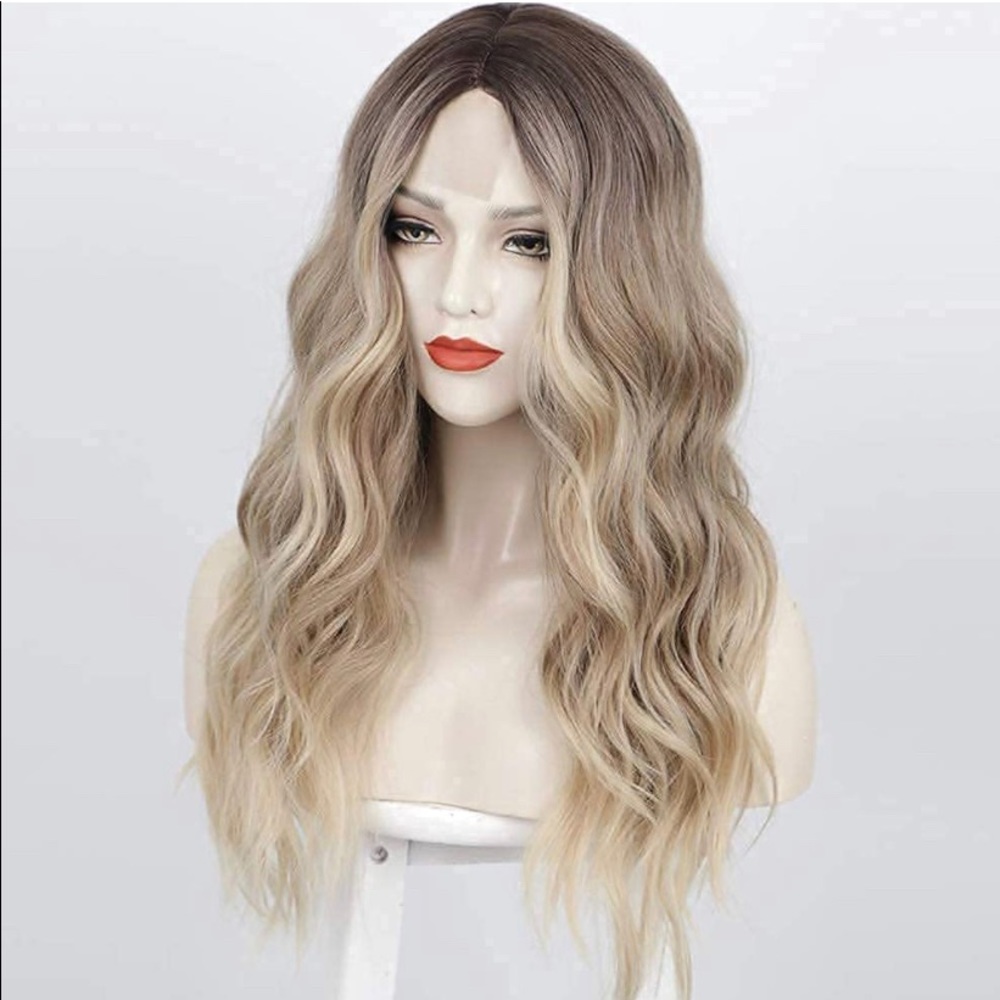 Long ombré ash blonde synthetic wavy wig
